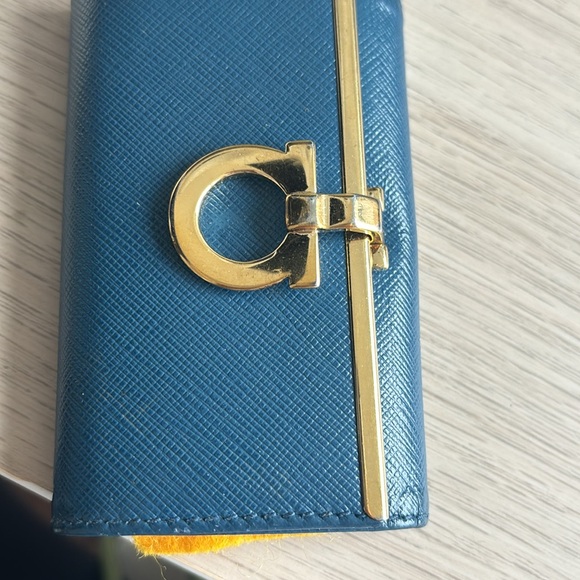 Ferragamo key holder - Picture 2 of 8